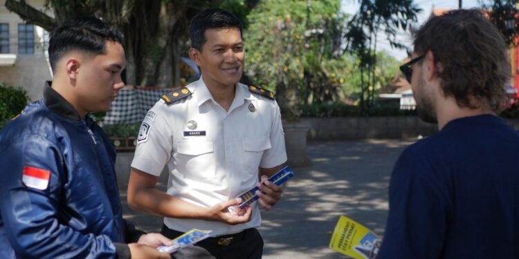 Layanan Penyebaran Informasi Keimigrasian oleh Imigrasi Denpasar Dapat Sambutan Hangat Masyarakat
