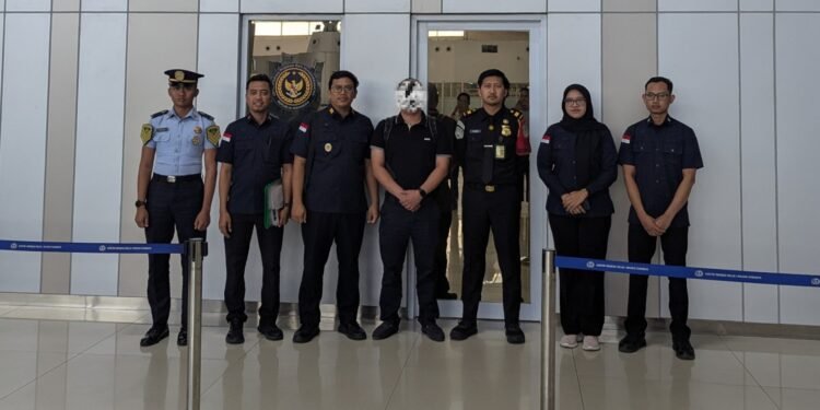 Salahgunakan Izin Tinggal, Pria Tiongkok Dipulangkan ke Negaranya